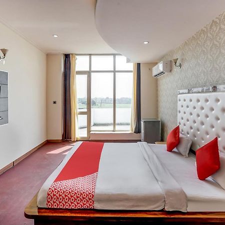 Oyo 71042 Sahara Estate Hotel Gorakhpur Zewnętrze zdjęcie