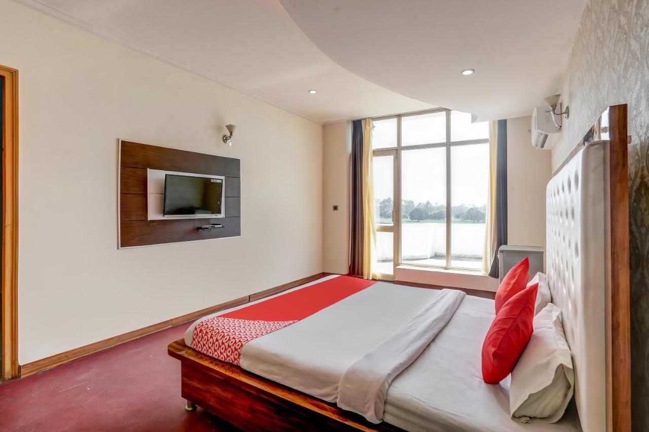 Oyo 71042 Sahara Estate Hotel Gorakhpur Zewnętrze zdjęcie