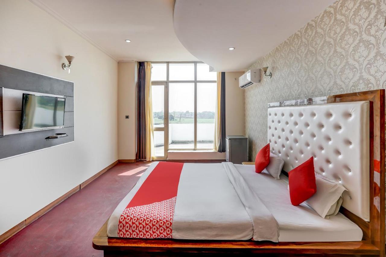Oyo 71042 Sahara Estate Hotel Gorakhpur Zewnętrze zdjęcie