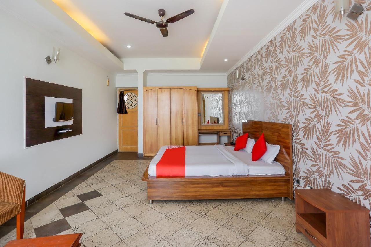 Oyo 71042 Sahara Estate Hotel Gorakhpur Zewnętrze zdjęcie