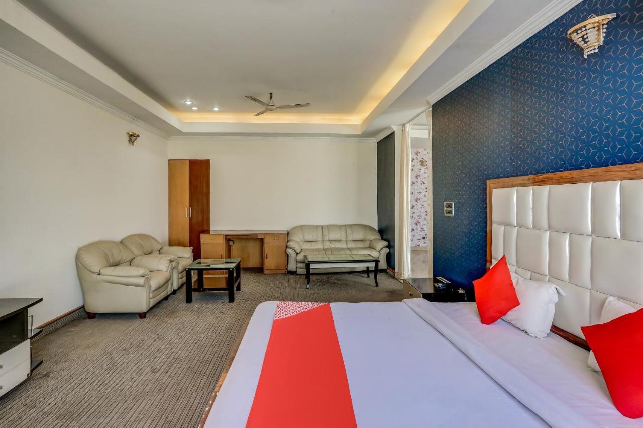 Oyo 71042 Sahara Estate Hotel Gorakhpur Zewnętrze zdjęcie