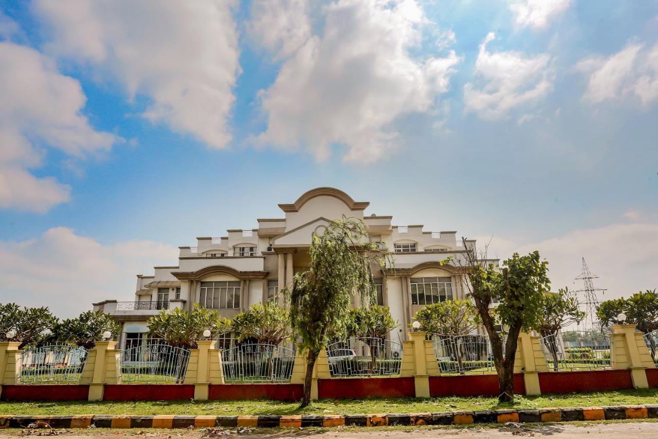 Oyo 71042 Sahara Estate Hotel Gorakhpur Zewnętrze zdjęcie